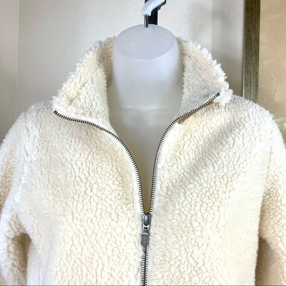 Orvis Cozy Teddy Bear Sherpa Jacket Leather Patch Gem